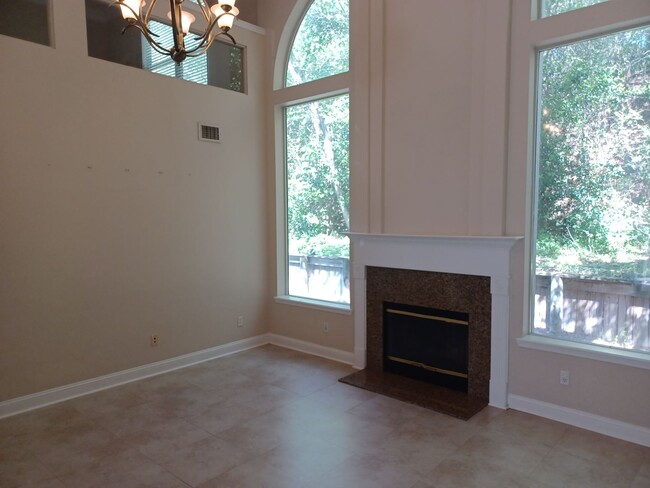 Building Photo - Lake View Home in Gated Community