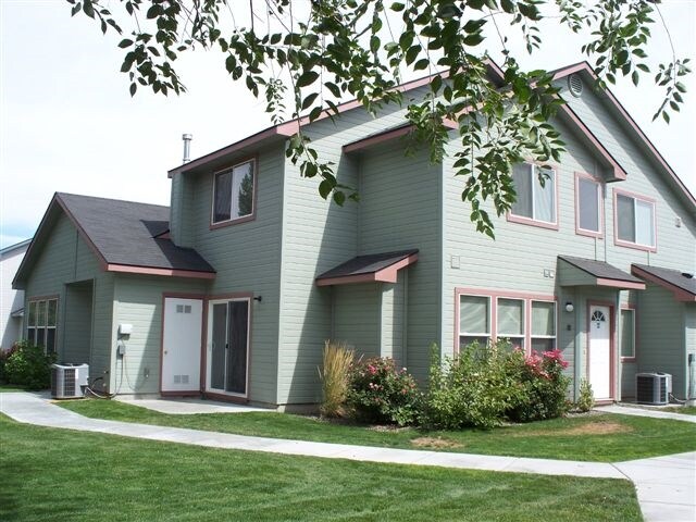 Foto principal - Locust Townhomes