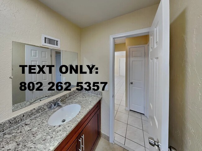 Foto del edificio - 11621 NW 30th Pl