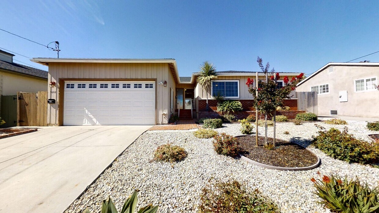 Foto principal - Steps from SDSU – Spacious Homes in Prime ...