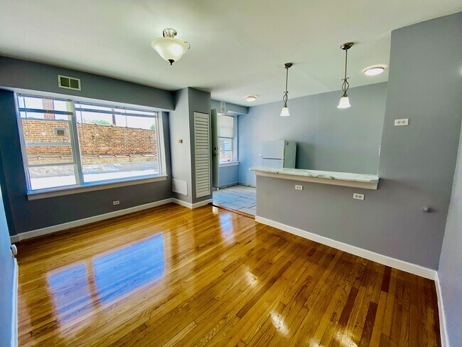 Foto del edificio - 4165 S Archer Ave