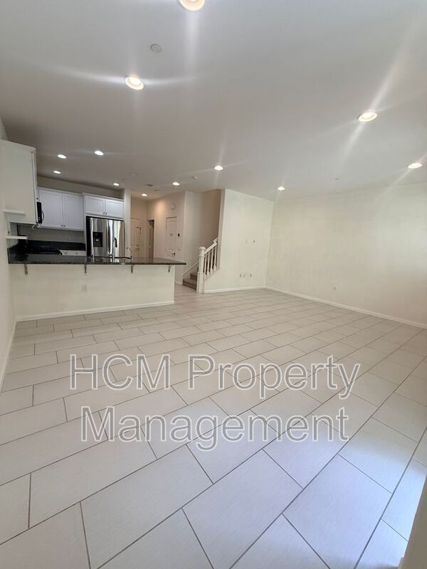 Building Photo - 412 El Paseo