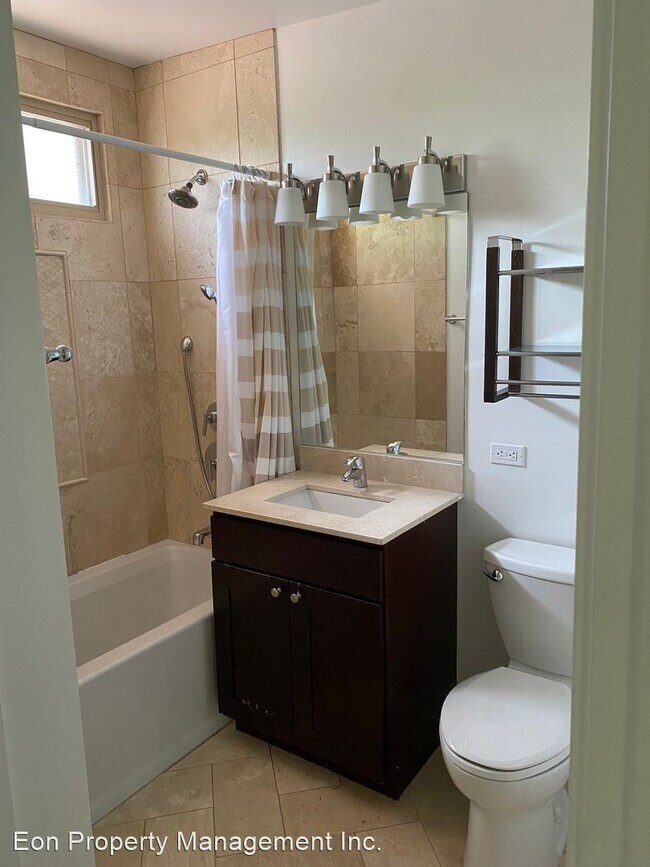Foto del edificio - 3 br, 2 bath House - 747 LeClaire Ave