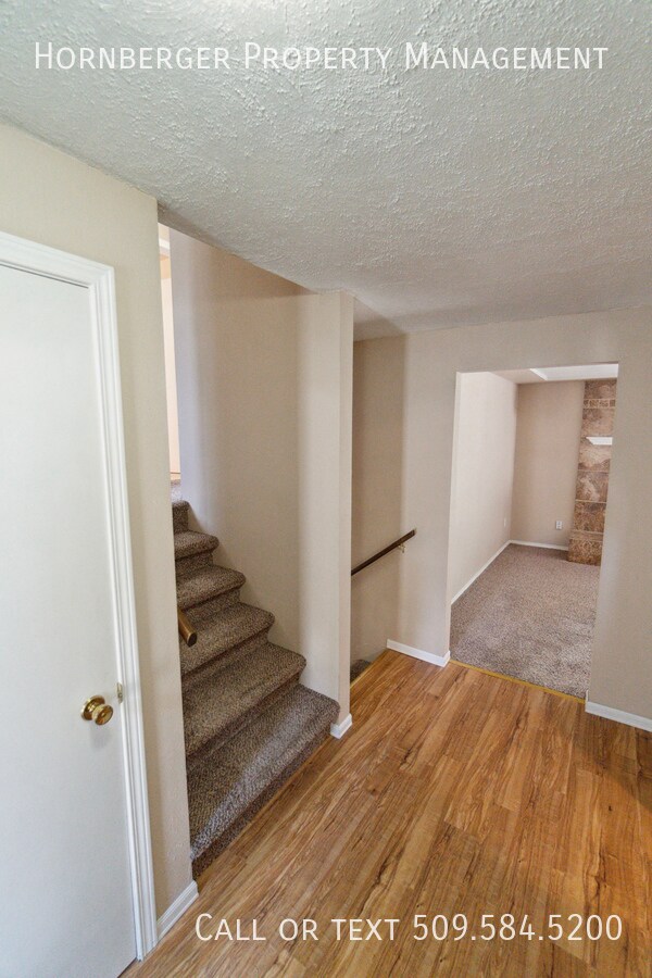 Building Photo - 3018 S University Rd