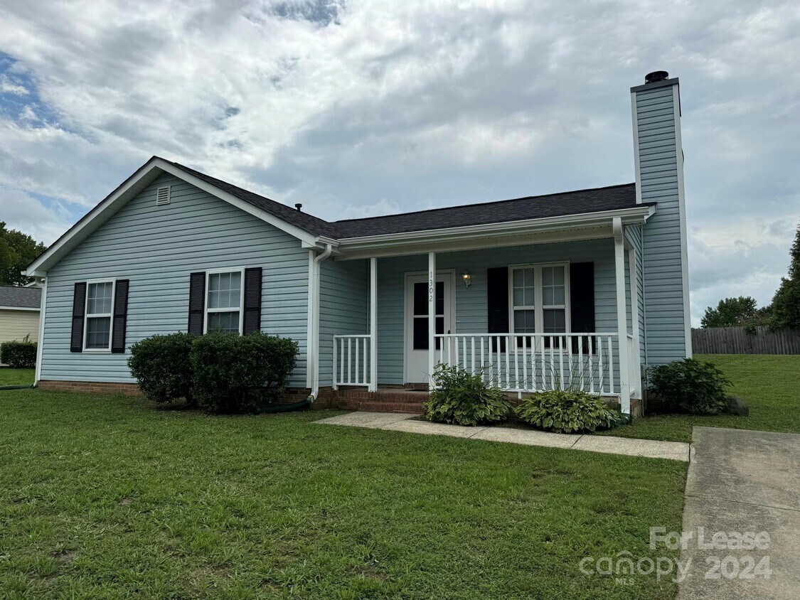 Primary Photo - 1302 Eagles Landing Dr