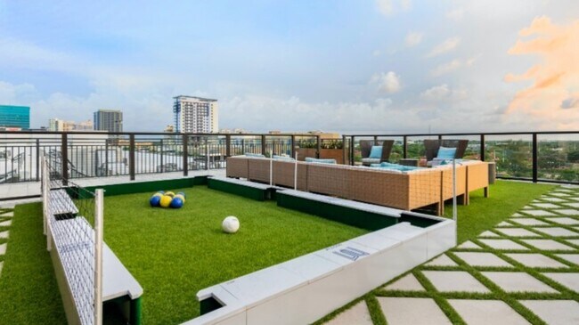 Foto del edificio - 500 N Andrews Ave