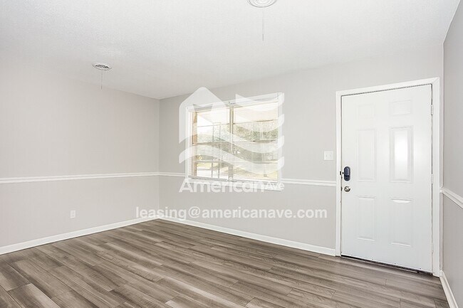 Building Photo - 2106 Vandivere Rd