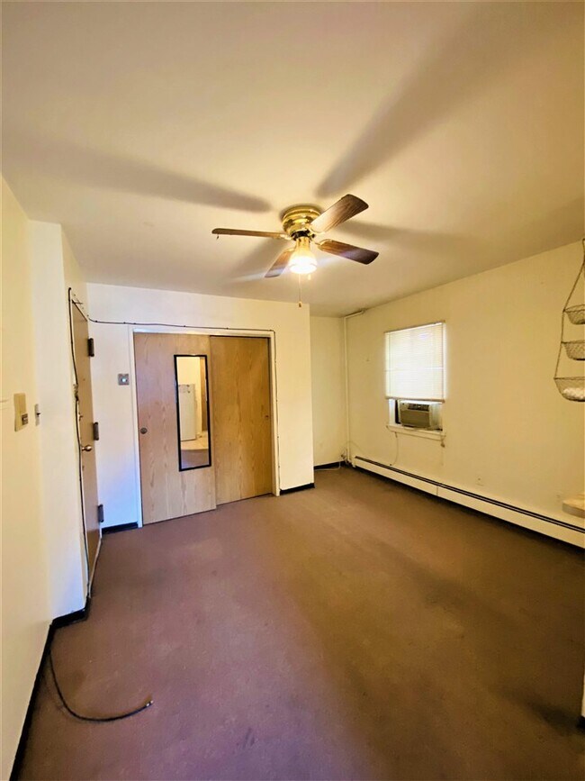 Building Photo - 58 2nd St