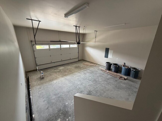 Foto del edificio - Spacious 4 Bedroom Home with Over 3,100 Sq Ft!