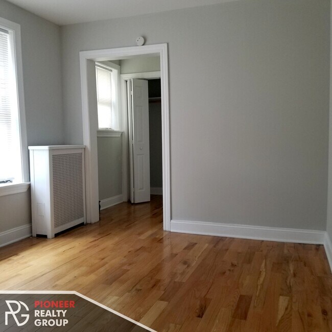 Foto del edificio - 739 W Belmont
