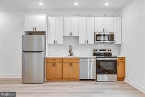 Building Photo - 3962 Parrish St