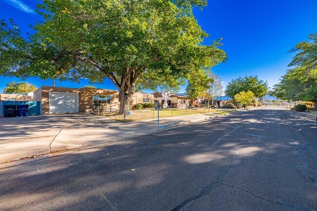 Foto del edificio - 1321 Delamar Ave NW