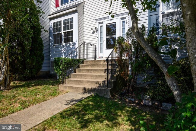 Foto del edificio - 105 Brenwick Ct