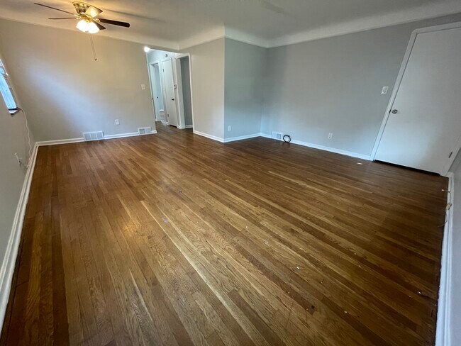 Foto del edificio - 10902 Saint Mark Ave