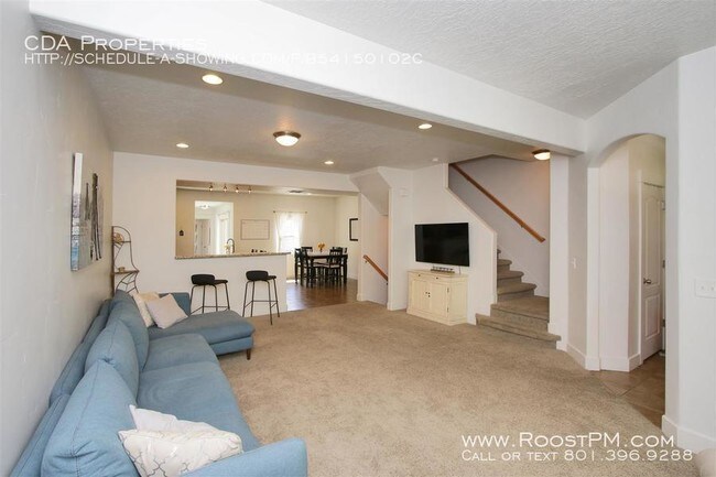 Foto del edificio - Daybreak Townhouse with finished basement!