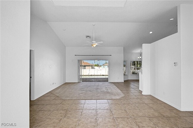 Foto del edificio - 16 NW 12th Pl