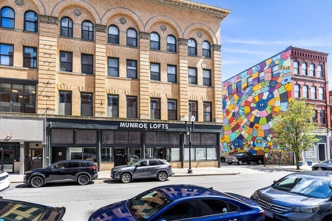 Building Photo - 49 Munroe St