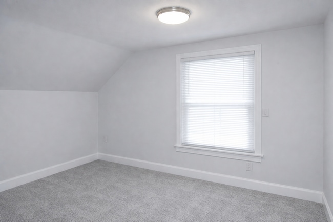 Building Photo - 2 Bedroom Plain Township Home for Rent