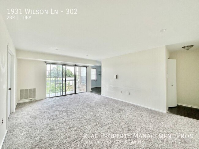 Building Photo - Bright & Beautiful Condo w/View- Walk to T...