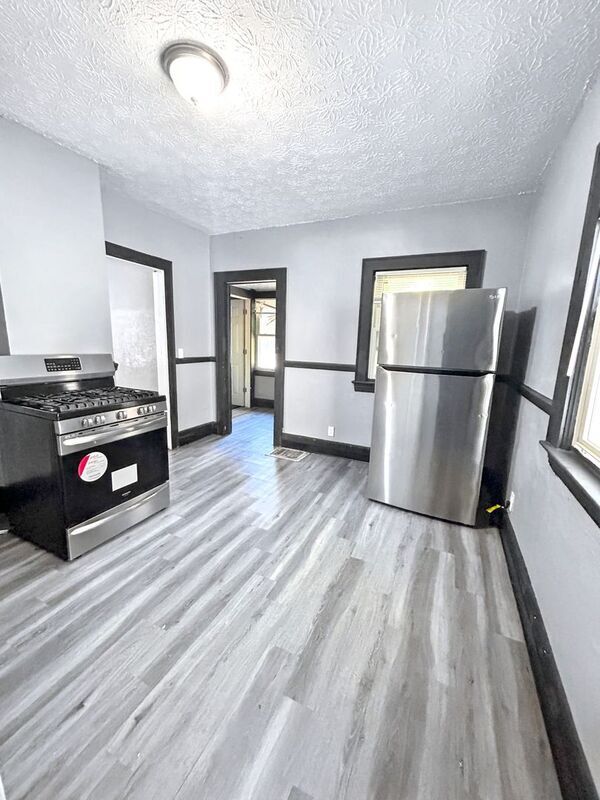 Foto del edificio - 10721 Columbia Ave