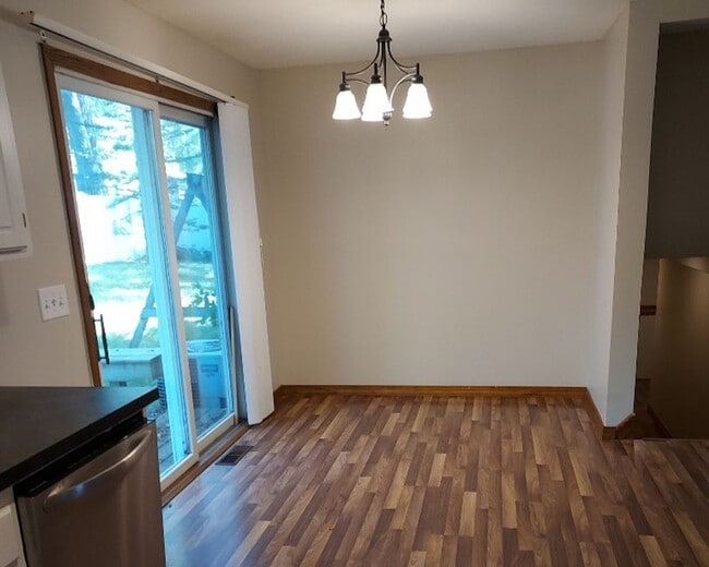 Building Photo - Nice 3 Bedroom 2 Bathroom house in Houlton