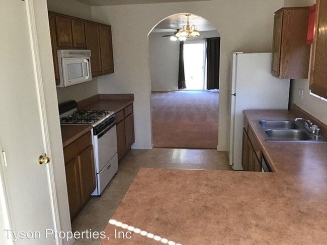 Building Photo - 3 br, 2 bath House - 3408 Elder Meadows NE