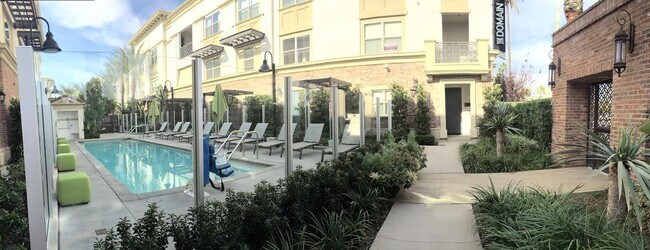 Building Photo - 411 S Anaheim Blvd
