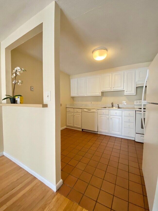 Building Photo - 36 Bellvista Rd