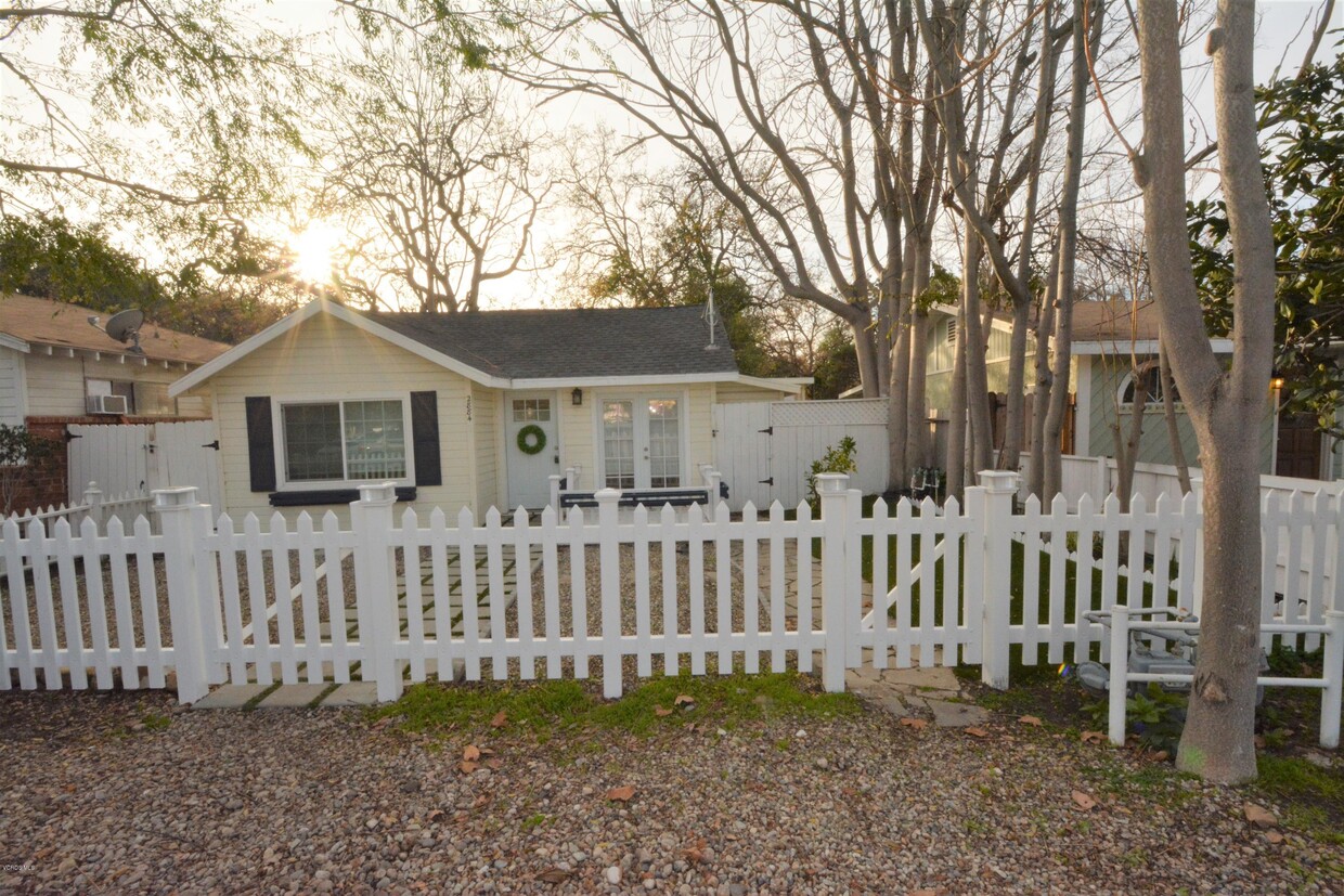 Foto principal - 2884 Crescent Way