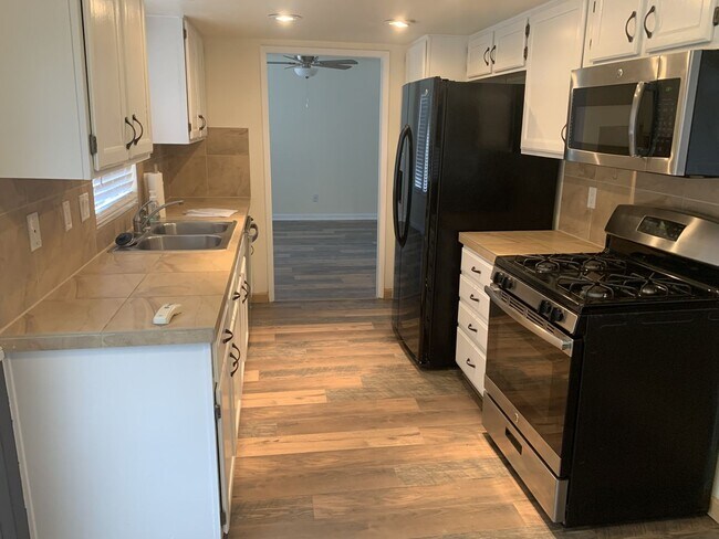 Building Photo - 1624 Sabatino Dr