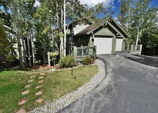 Building Photo - 734 E Anemone Trl