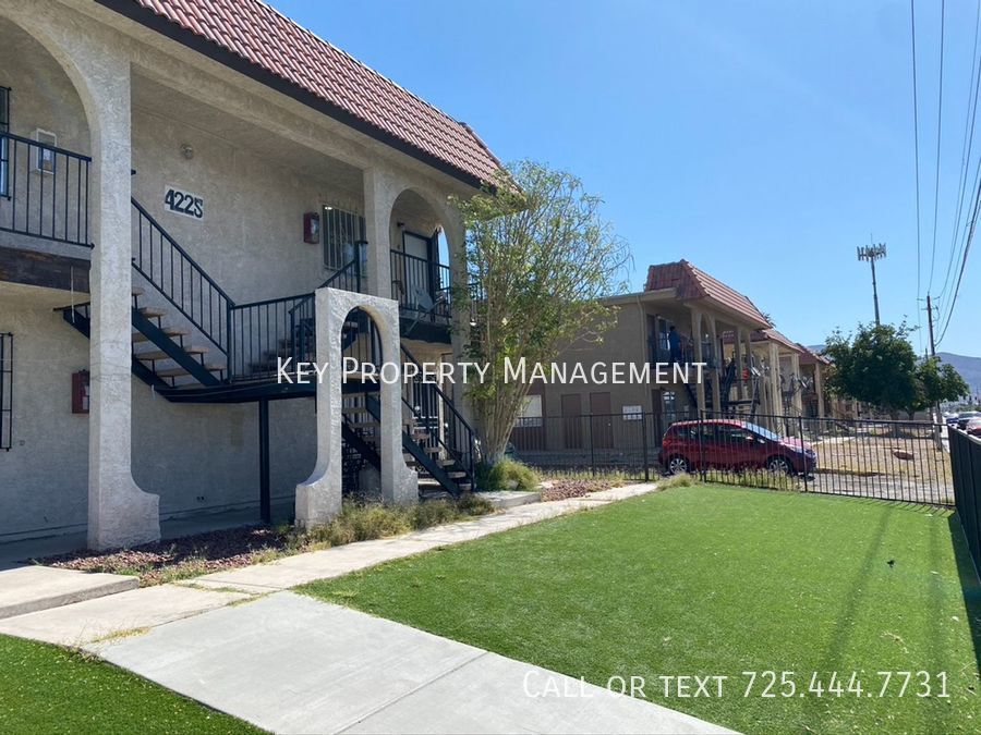 Primary Photo - UPSTAIRS 2 BEDROOM & 1 BATH FOURPLEX UNIT ...