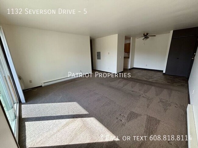 Building Photo - 2 bedroom/ 1 bath apartment in Sun Prairie...