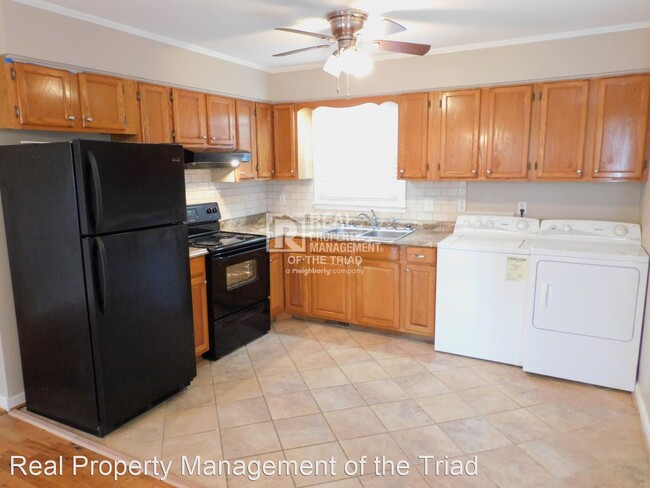 Building Photo - 3 br, 1 bath House - 3445 Huffine Mill Road