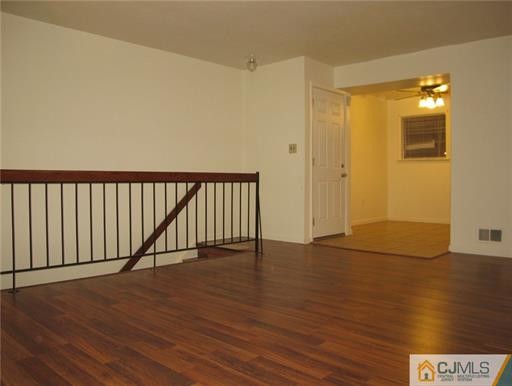 Building Photo - 1208 N Oaks Blvd