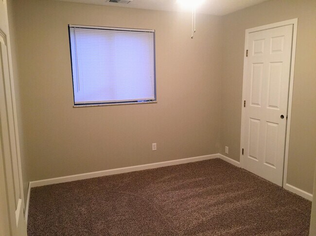 Foto del edificio - 7213 Creekview Dr #4