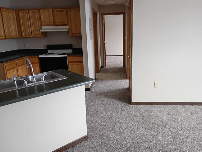 Foto del edificio - *WINTER MOVE-IN SPECIAL* 3 Bedroom | 2 Bathroom 2nd Floor Unit in Oelwein Available in RIGHT NOW!