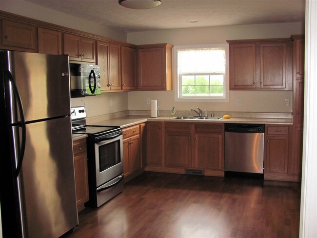 Building Photo - 122 Twin Lakes Dr
