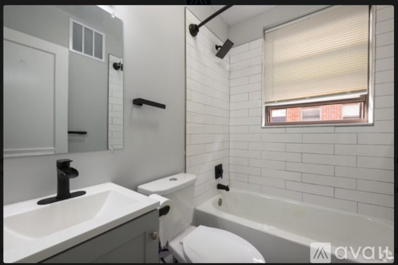 Foto principal - 236 W Walnut Ln