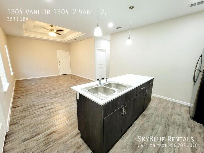 Foto del edificio - 1304 Vani Dr
