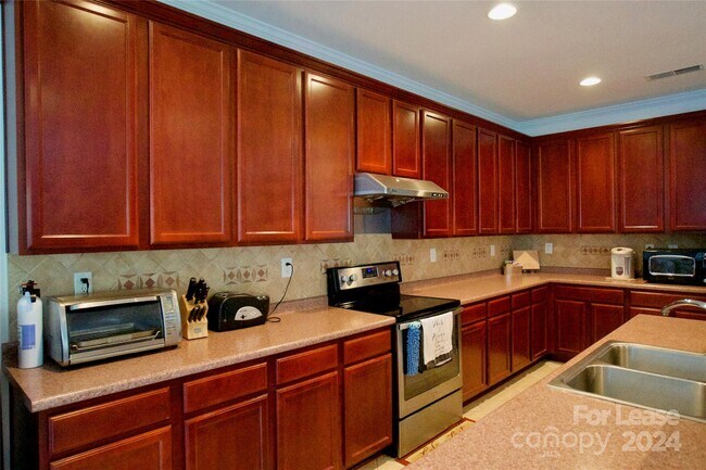 Building Photo - 7043 Woodbridge Valley Cir