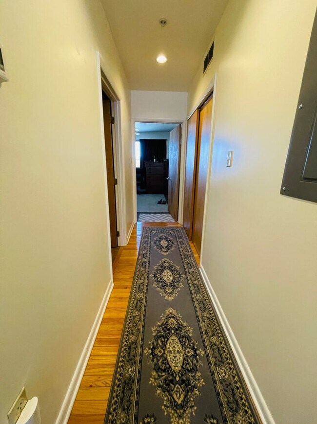 Foto del edificio - 104 S 24th St