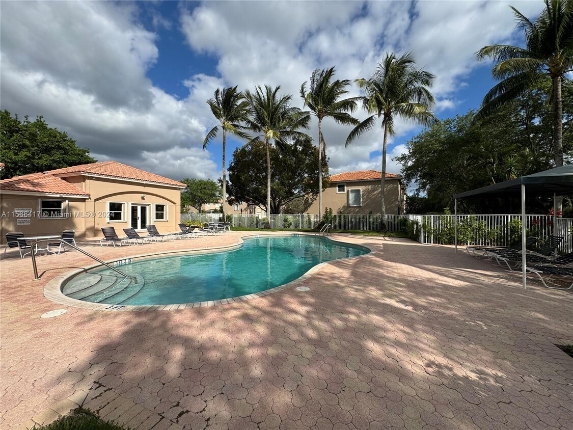 Primary Photo - 676 NW 129th Way