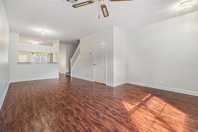 Foto del edificio - 2248 Lake Woodberry Cir