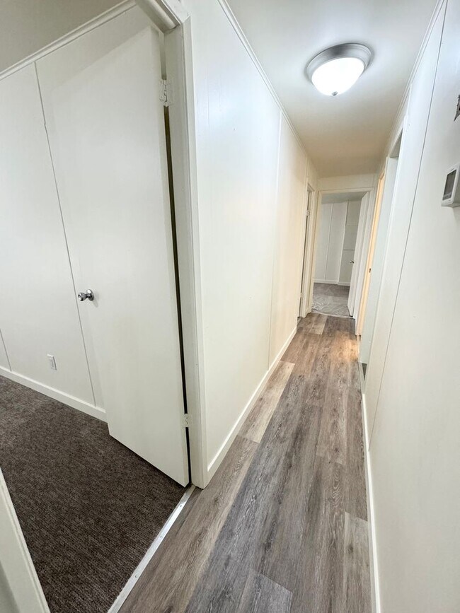 Foto del edificio - 3 Bedroom 2 Bathroom for Rent