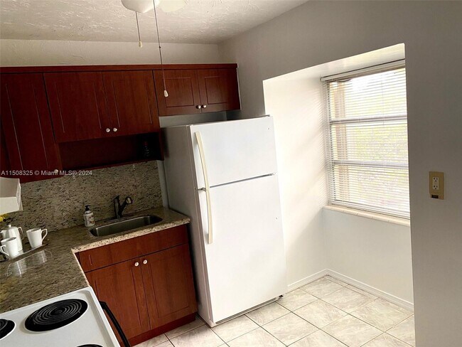 Foto del edificio - 7705 SW 86th St