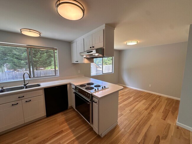 Foto del edificio - Cozy Woodinville Rambler waiting for its n...