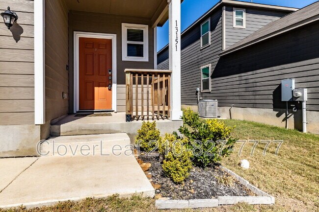 Foto del edificio - 13151 Bay Pt Wy