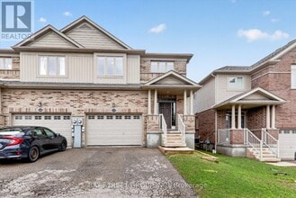 Building Photo - 445 Avens St