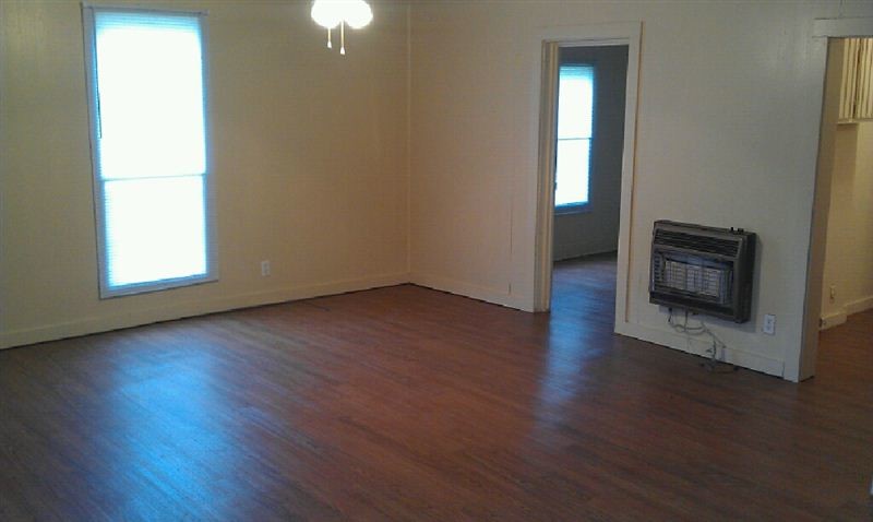 Foto principal - 210 E Chickasaw St